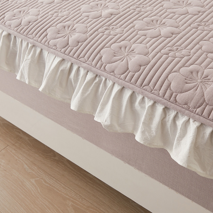 91家纺网 家纺一手货源 找家纺 3C 2024新款全棉大豆夹棉唯美花边床笠 浅藤紫