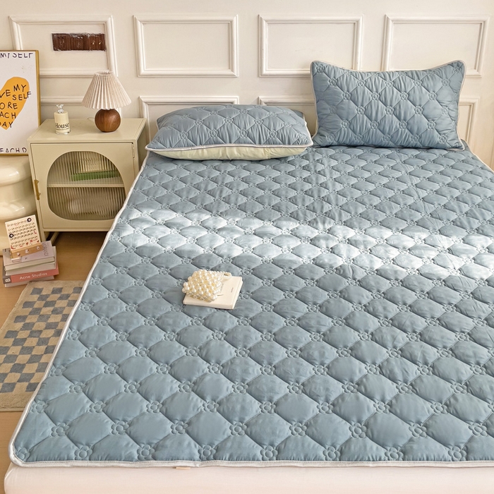 91家纺网 家纺一手货源 找家纺 纽缦家纺 2024云朵棉加厚加棉床垫 纯色藏青