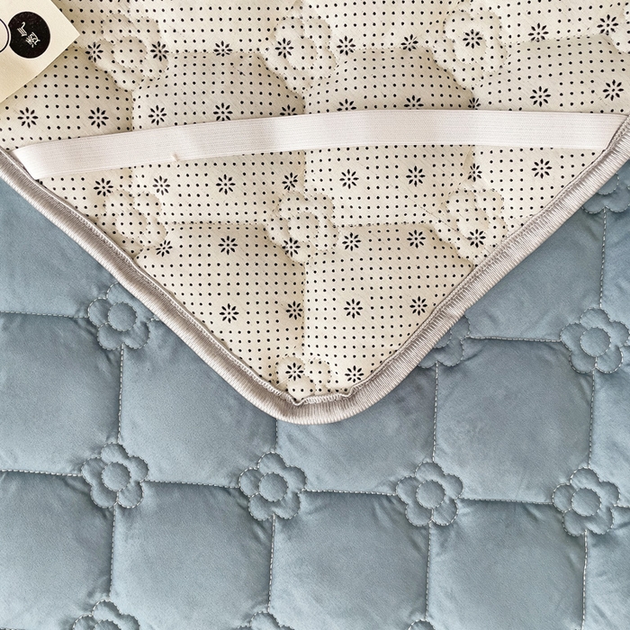 91家纺网 家纺一手货源 找家纺 纽缦家纺 2024云朵棉加厚加棉床垫 纯色藏青