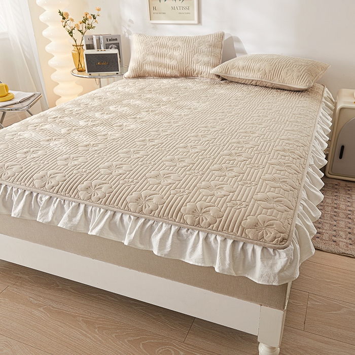 91家纺网 家纺一手货源 找家纺 3C 2024新款全棉大豆夹棉唯美花边床笠 卡其色