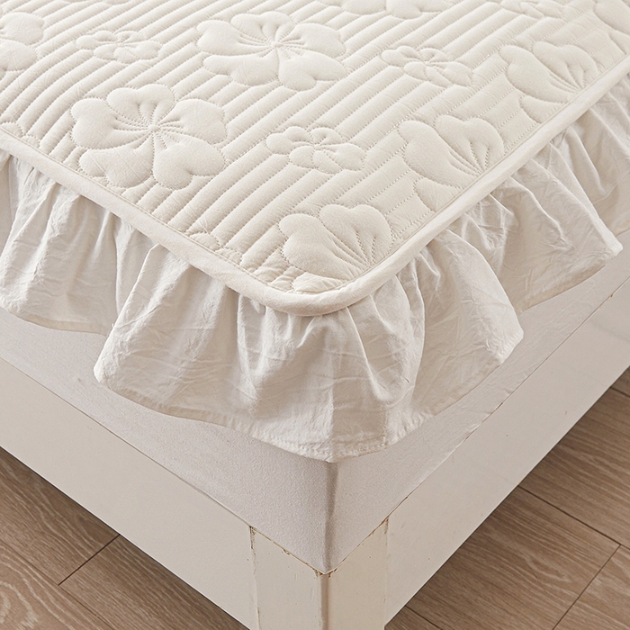 91家纺网 家纺一手货源 找家纺 3C 2024新款全棉大豆夹棉唯美花边床笠 云朵白