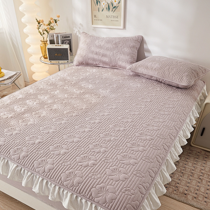 91家纺网 家纺一手货源 找家纺 3C 2024新款全棉大豆夹棉唯美花边床笠 浅藤紫