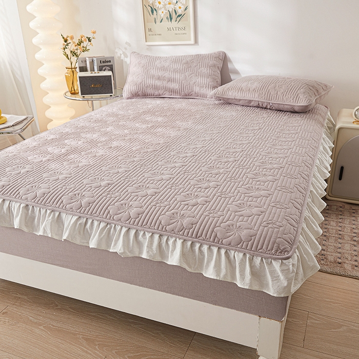 91家纺网 家纺一手货源 找家纺 3C 2024新款全棉大豆夹棉唯美花边床笠 浅藤紫