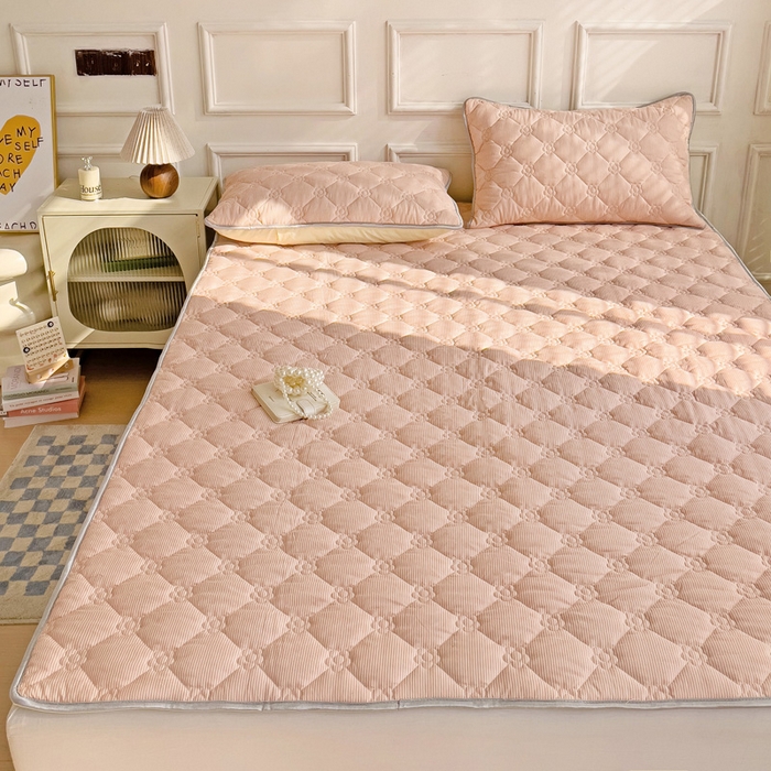 91家纺网 家纺一手货源 找家纺 纽缦家纺 2024云朵棉加厚加棉床垫 小粉条