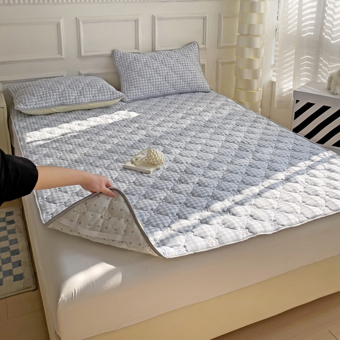 91家纺网 家纺一手货源 找家纺 纽缦家纺 2024云朵棉加厚加棉床垫 小蓝格