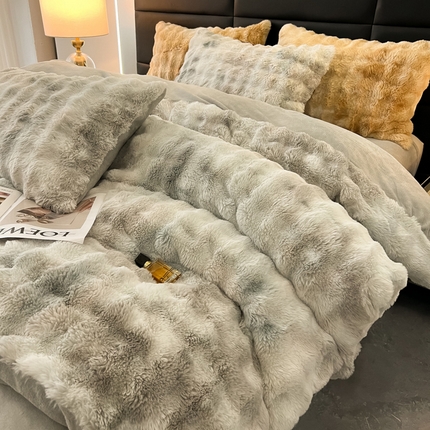 91家纺网 家纺一手货源 找家纺 （总）默忆 2025新款七彩泡泡兔毛绒兔兔绒四件套