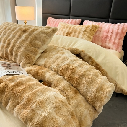 91家纺网 家纺一手货源 找家纺 默忆 2025新款七彩泡泡兔毛绒兔兔绒四件套 七彩驼