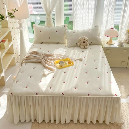 91家纺网 家纺一手货源 找家纺 （总）美达家纺2025新品纯色刺绣水洗棉夹棉床裙