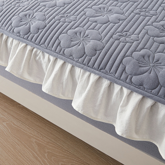 91家纺网 家纺一手货源 找家纺 3C 2024新款全棉大豆夹棉唯美花边床笠 牛仔蓝