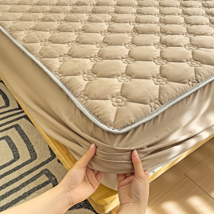 91家纺网 家纺一手货源 找家纺 纽缦家纺 2024云朵棉亲肤加厚加棉床笠 纯色卡其