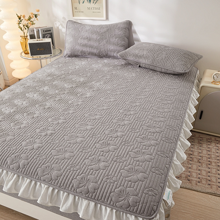 91家纺网 家纺一手货源 找家纺 3C 2024新款全棉大豆夹棉唯美花边床笠 星灰色