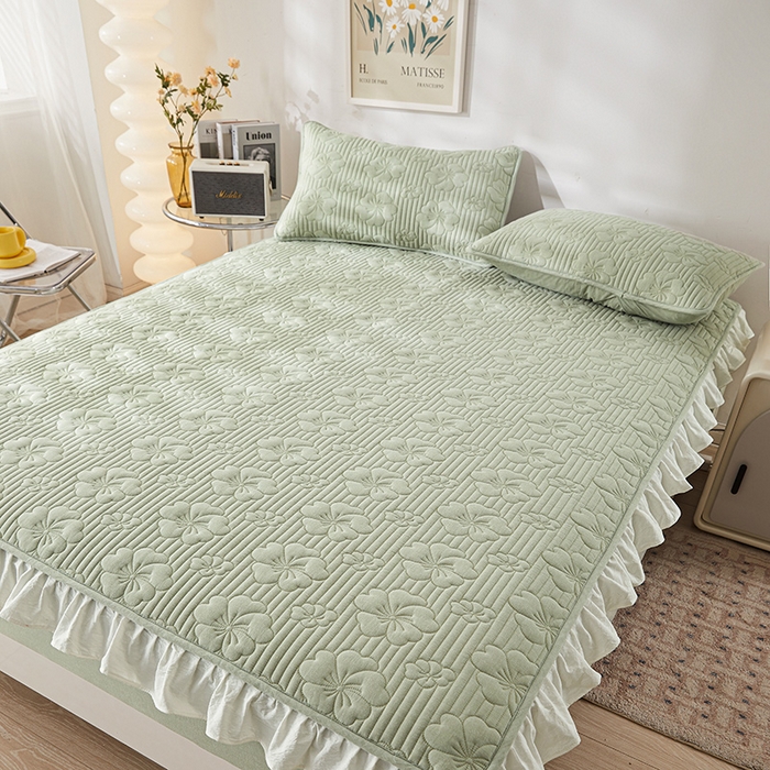 91家纺网 家纺一手货源 找家纺 3C 2024新款全棉大豆夹棉唯美花边床笠 浅果绿