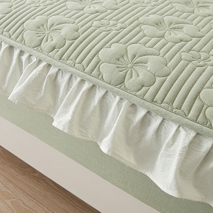 91家纺网 家纺一手货源 找家纺 3C 2024新款全棉大豆夹棉唯美花边床笠 浅果绿