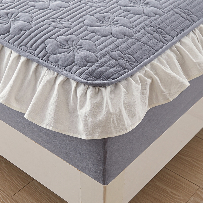 91家纺网 家纺一手货源 找家纺 3C 2024新款全棉大豆夹棉唯美花边床笠 牛仔蓝