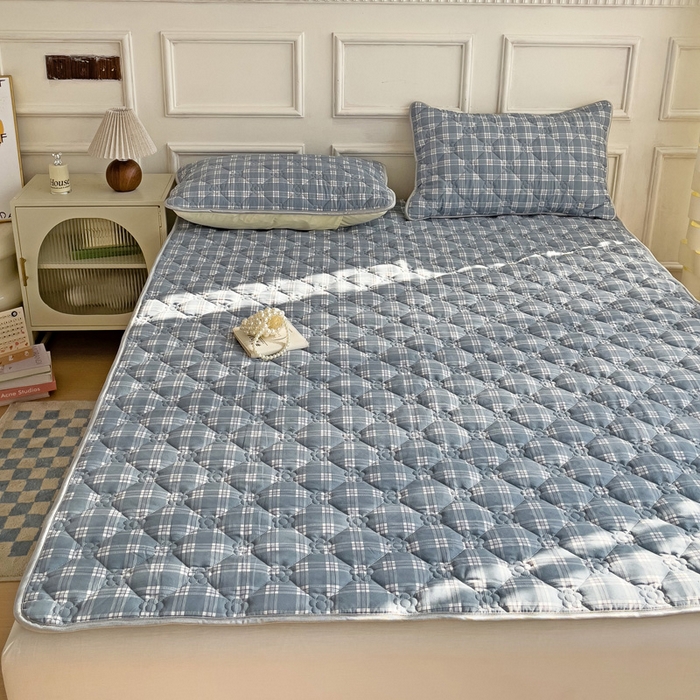 91家纺网 家纺一手货源 找家纺 纽缦家纺 2024云朵棉加厚加棉床垫 赴约