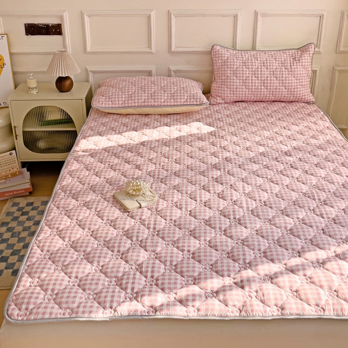 91家纺网 家纺一手货源 找家纺 纽缦家纺 2024云朵棉加厚加棉床垫 小粉格