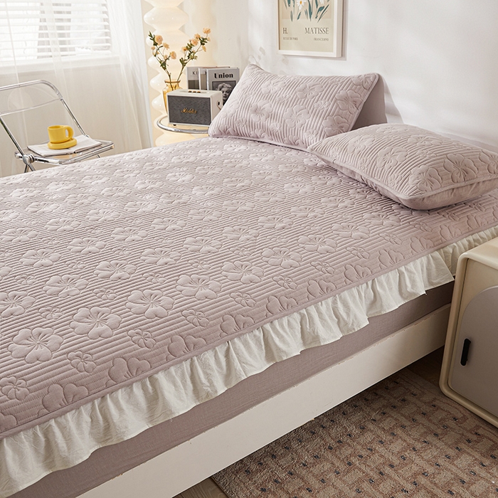 91家纺网 家纺一手货源 找家纺 3C 2024新款全棉大豆夹棉唯美花边床笠 浅藤紫