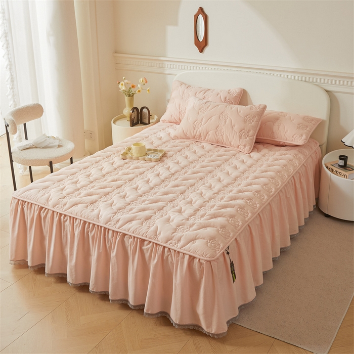 91家纺网 家纺一手货源 找家纺 3C 2024新款玫瑰全棉水洗棉大豆夹棉床裙 典雅玉