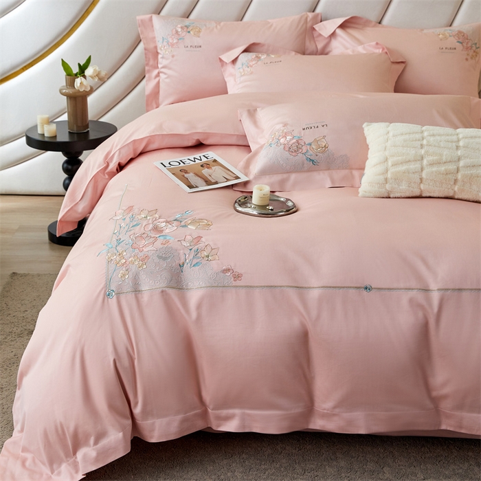 91家纺网 家纺一手货源 找家纺 宏羽纺2024新款高支高密全棉刺绣四件套-艾伦系列 艾伦 美男粉