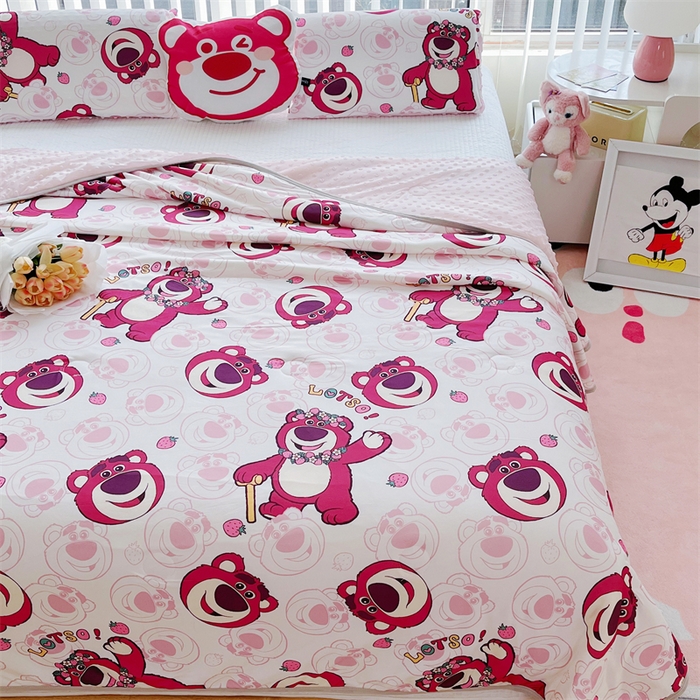 91家纺网 家纺一手货源 找家纺 2024新款A类针织棉凉豆豆夏被夏凉被空调被-迪士尼系列 草莓熊