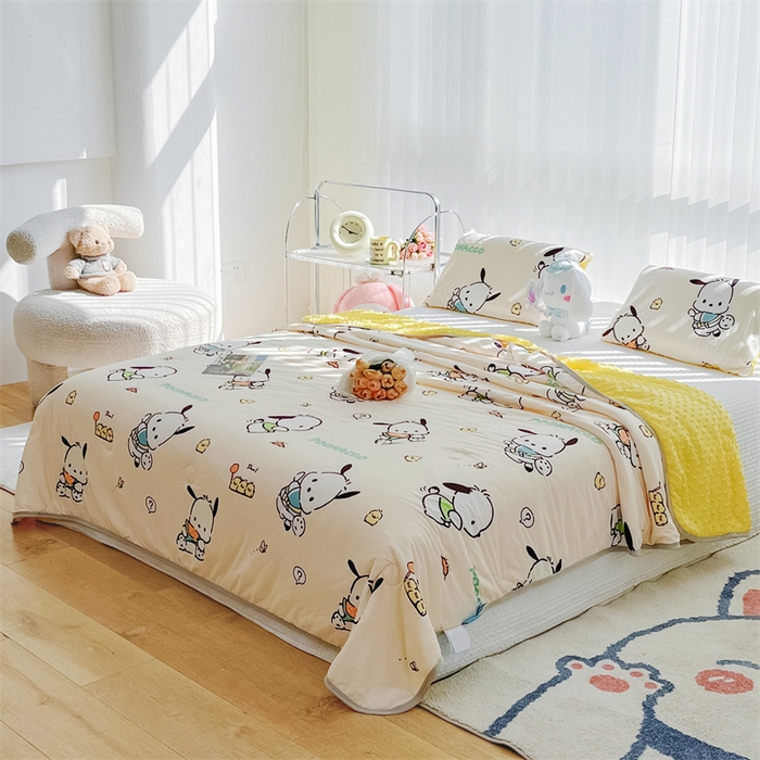 91家纺网 家纺一手货源 找家纺 米米儿家纺 2024新款A类针织棉凉豆豆夏被夏凉被空调被-三丽鸥系列 可爱帕恰狗-黄