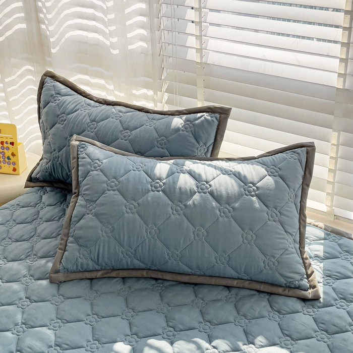 91家纺网 家纺一手货源 找家纺 纽缦家纺 2024纯色云朵棉加棉加厚床盖（床单） 纯色藏青