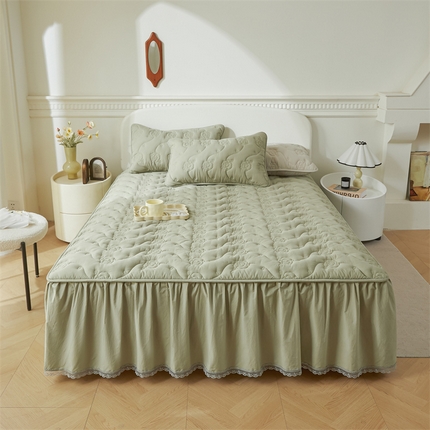 91家纺网 家纺一手货源 找家纺 3C 2024新款玫瑰全棉水洗棉大豆夹棉床裙 抹茶绿