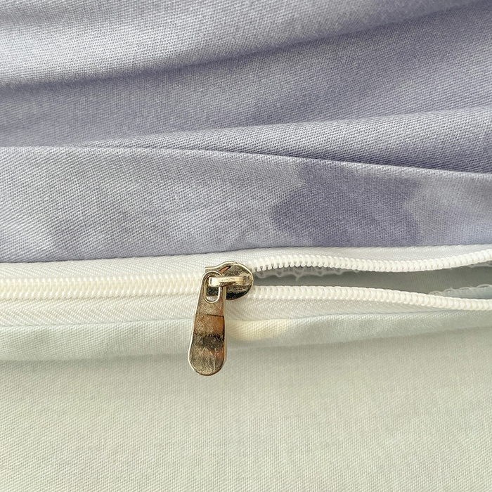 91家纺网 家纺一手货源 找家纺 云锦家居 2024新款13070纯棉印花吊边款一字绣四件套 恋恋情节