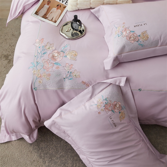 91家纺网 家纺一手货源 找家纺 宏羽纺2024新款高支高密全棉刺绣四件套-艾伦系列 艾伦 海葵紫