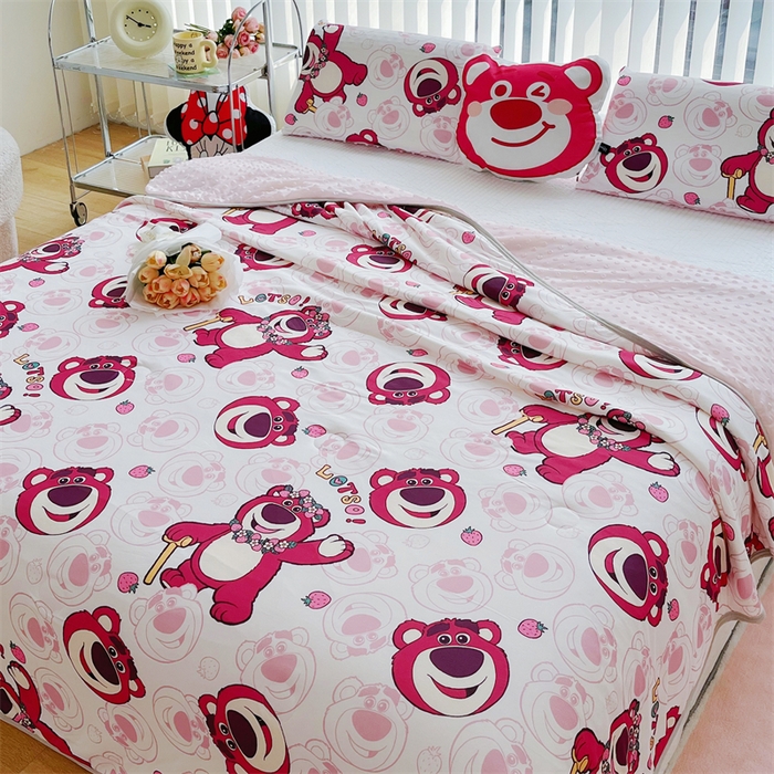 91家纺网 家纺一手货源 找家纺 2024新款A类针织棉凉豆豆夏被夏凉被空调被-迪士尼系列 草莓熊