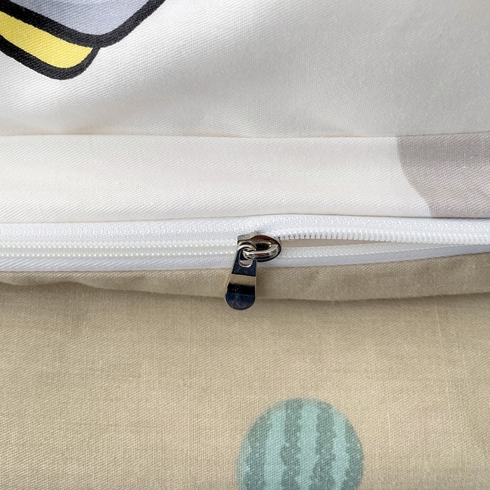 91家纺网 家纺一手货源 找家纺 云锦家居 2024新款13070纯棉印花吊边款一字绣四件套 洛卡迪