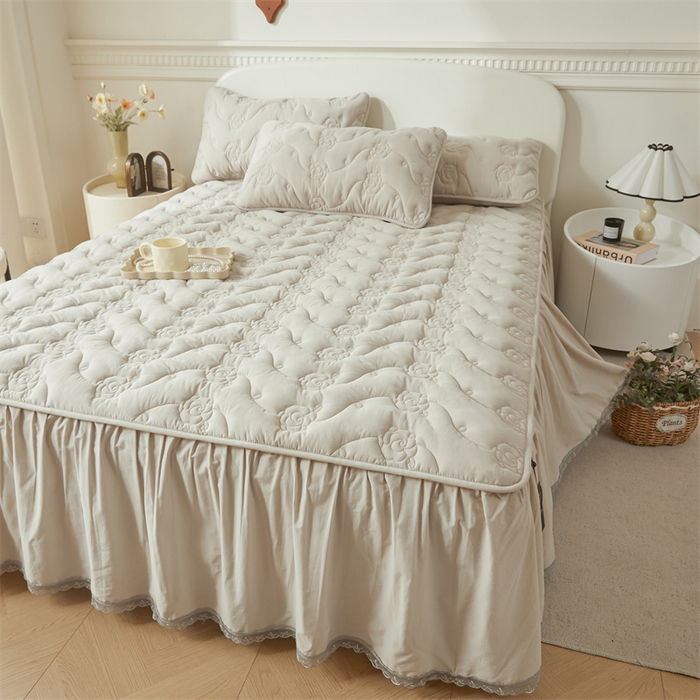 91家纺网 家纺一手货源 找家纺 3C 2024新款玫瑰全棉水洗棉大豆夹棉床裙 烟雾灰