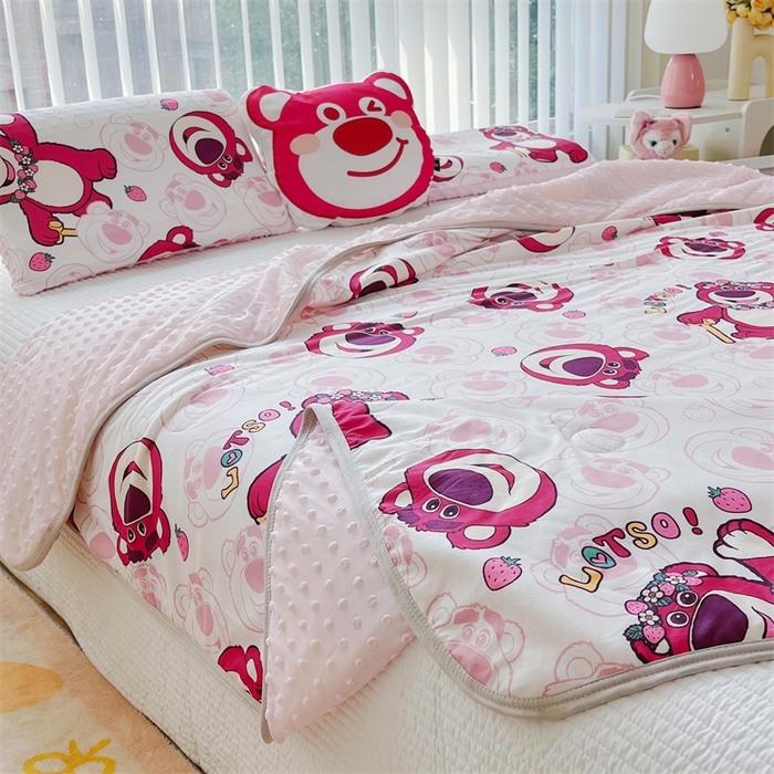 91家纺网 家纺一手货源 找家纺 2024新款A类针织棉凉豆豆夏被夏凉被空调被-迪士尼系列 草莓熊