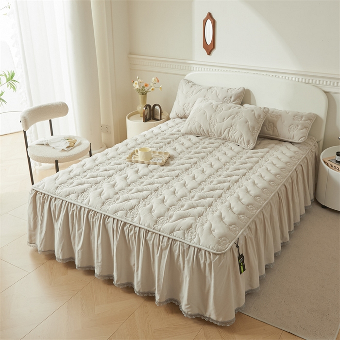 91家纺网 家纺一手货源 找家纺 3C 2024新款玫瑰全棉水洗棉大豆夹棉床裙 烟雾灰