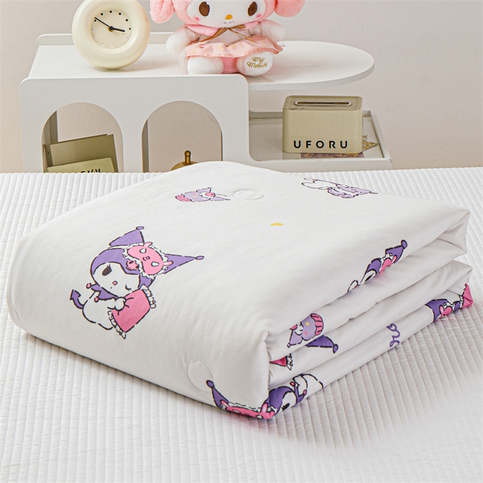 91家纺网 家纺一手货源 找家纺 米米儿家纺 2024新款A类针织棉凉豆豆夏被夏凉被空调被-三丽鸥系列 搞怪库洛米