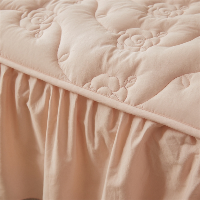 91家纺网 家纺一手货源 找家纺 3C 2024新款玫瑰全棉水洗棉大豆夹棉床裙 典雅玉