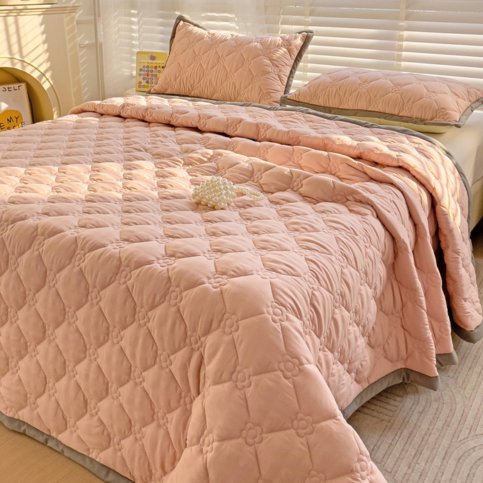 91家纺网 家纺一手货源 找家纺 纽缦家纺 2024纯色云朵棉加棉加厚床盖（床单） 纯色粉玉