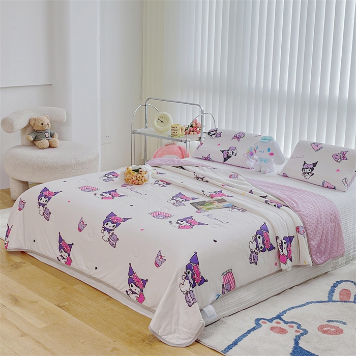 91家纺网 家纺一手货源 找家纺 米米儿家纺 2024新款A类针织棉凉豆豆夏被夏凉被空调被-三丽鸥系列 搞怪库洛米