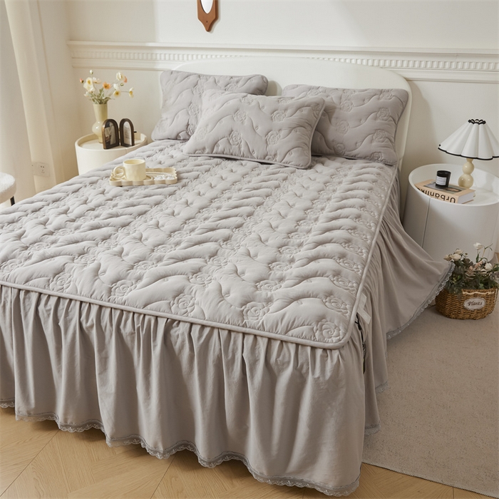 91家纺网 家纺一手货源 找家纺 3C 2024新款玫瑰全棉水洗棉大豆夹棉床裙 夜光灰