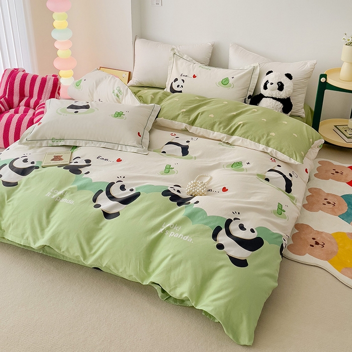 91家纺网 家纺一手货源 找家纺 云锦家居 2024新款13070纯棉印花吊边款一字绣四件套 熊猫乐园