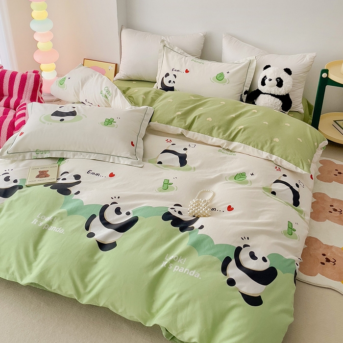 91家纺网 家纺一手货源 找家纺 云锦家居 2024新款13070纯棉印花吊边款一字绣四件套 熊猫乐园