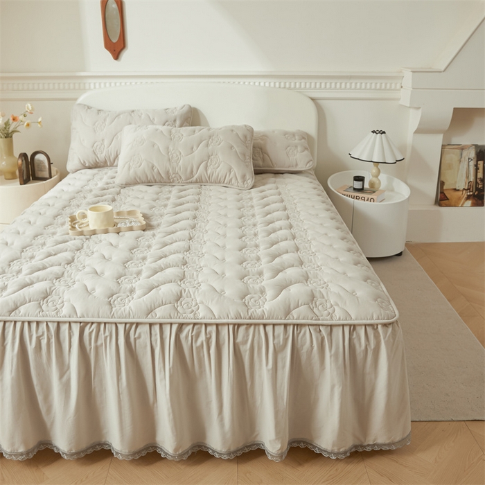 91家纺网 家纺一手货源 找家纺 3C 2024新款玫瑰全棉水洗棉大豆夹棉床裙 烟雾灰