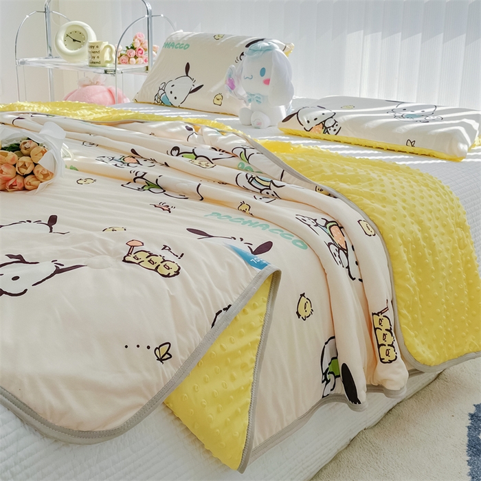 91家纺网 家纺一手货源 找家纺 米米儿家纺 2024新款A类针织棉凉豆豆夏被夏凉被空调被-三丽鸥系列 可爱帕恰狗-黄