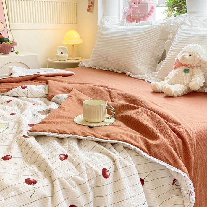 91家纺网 家纺一手货源 找家纺 慕澄家纺 2024新款时尚印花泡泡棉花边夏被夏凉被空调被 夏被-车厘子