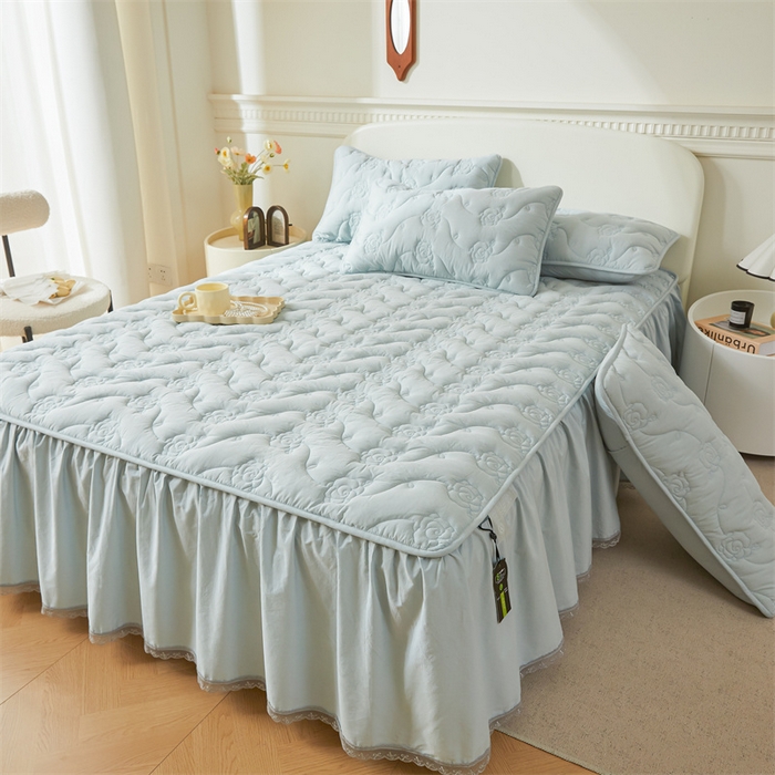 91家纺网 家纺一手货源 找家纺 3C 2024新款玫瑰全棉水洗棉大豆夹棉床裙 婴儿蓝