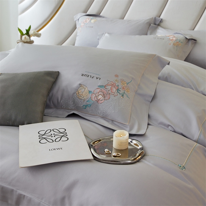 91家纺网 家纺一手货源 找家纺 宏羽纺2024新款高支高密全棉刺绣四件套-艾伦系列 艾伦 银月光