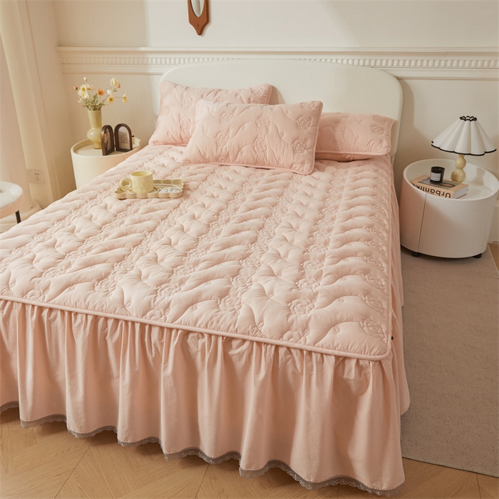 91家纺网 家纺一手货源 找家纺 3C 2024新款玫瑰全棉水洗棉大豆夹棉床裙 典雅玉