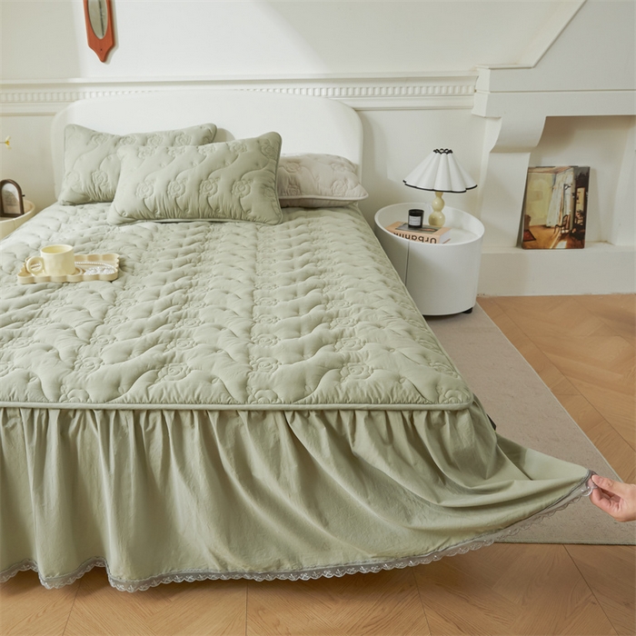 91家纺网 家纺一手货源 找家纺 3C 2024新款玫瑰全棉水洗棉大豆夹棉床裙 抹茶绿