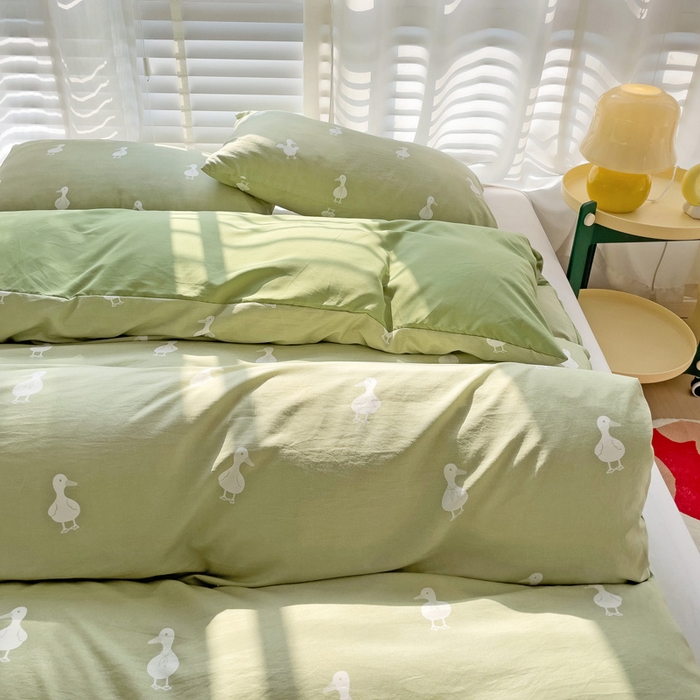 91家纺网 家纺一手货源 找家纺 纽缦家纺 2024水洗双层纱被套 小绿鸭