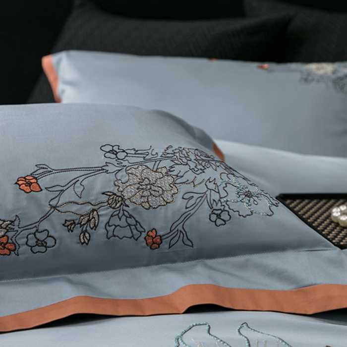 91家纺网 家纺一手货源 找家纺 云胡 2024新款50s双股长绒棉 精工刺绣 宽边工艺四件套 马德里-蓝